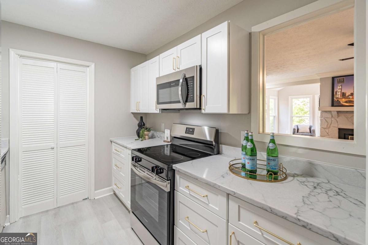 1103 Lake Pointe Circle Roswell GA 30075