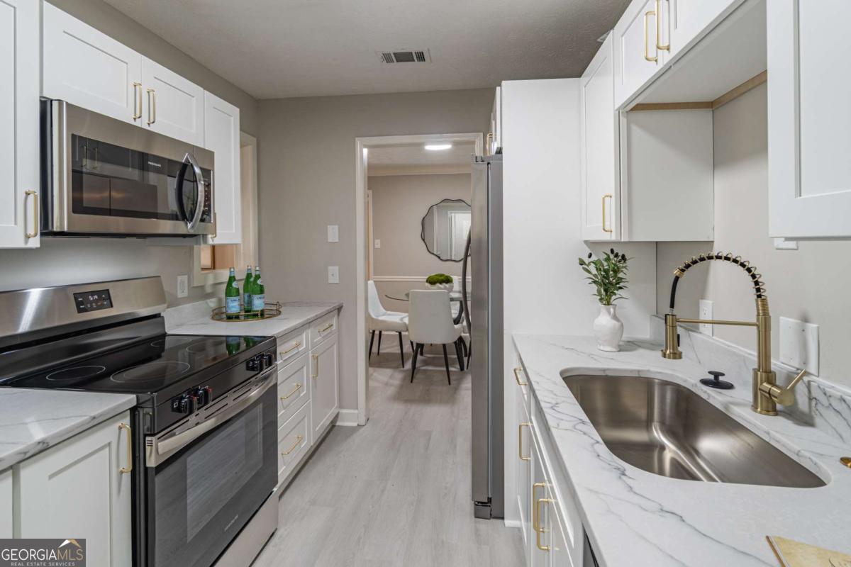 1103 Lake Pointe Circle Roswell GA 30075