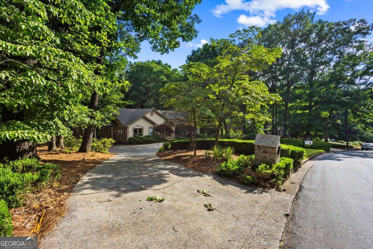 8920 Huntcliff Trace Atlanta GA 30350