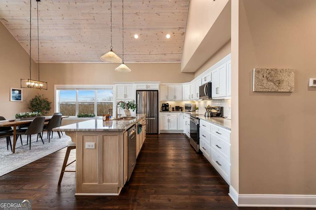 1016 Twisted Oak Road Talking Rock GA 30175