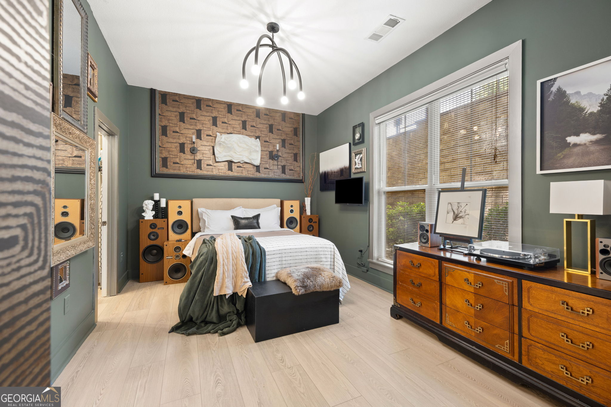 1195 Milton Terrace SE Atlanta GA 30315