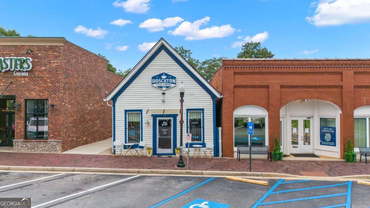 1028 Eastman Court Hoschton GA 30548