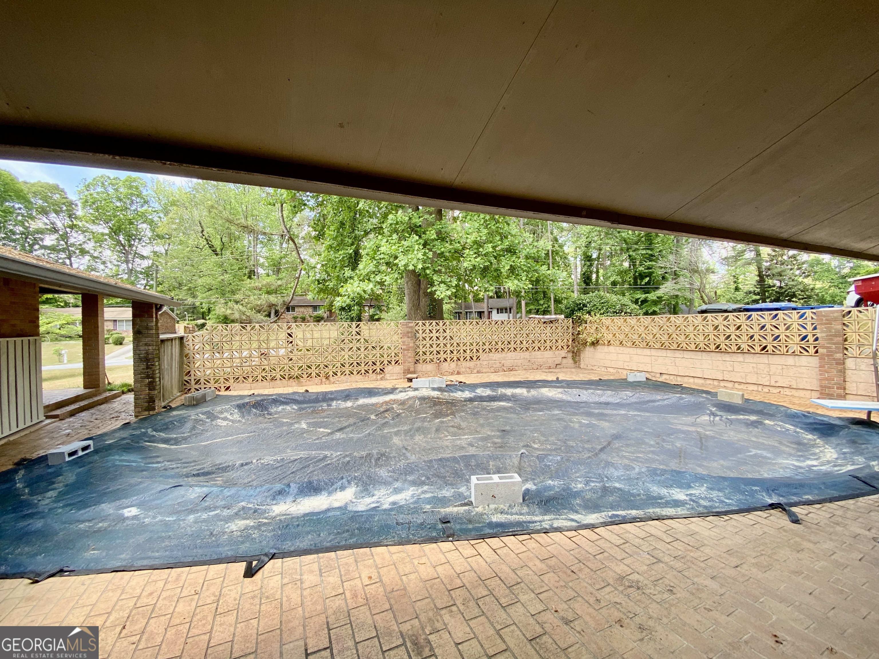 2700 SW The Fontainebleau SW Atlanta GA 30331