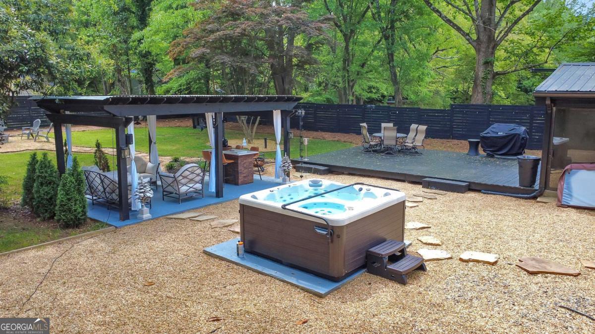 1810 Kinridge Road Marietta GA 30062