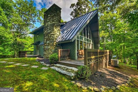 685 Cross Creek Mineral Bluff GA 30559