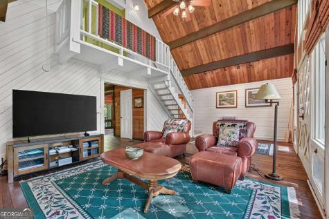 685 Cross Creek Mineral Bluff GA 30559