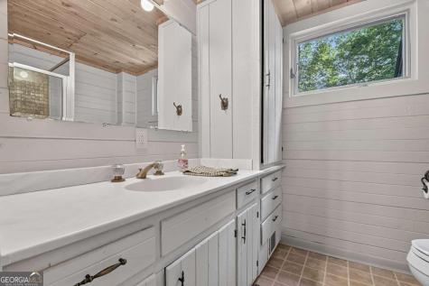 685 Cross Creek Mineral Bluff GA 30559