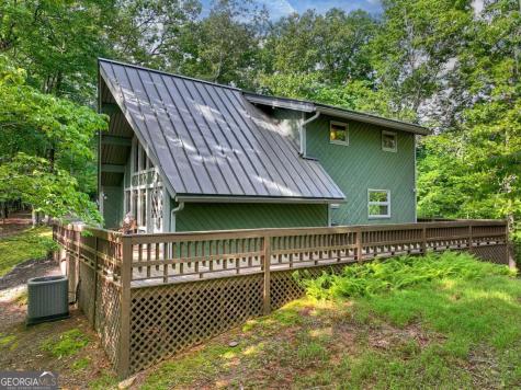 685 Cross Creek Mineral Bluff GA 30559