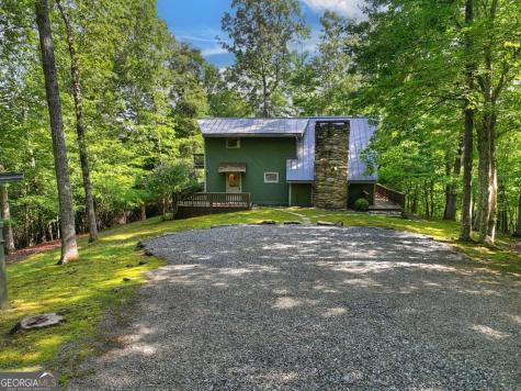 685 Cross Creek Mineral Bluff GA 30559
