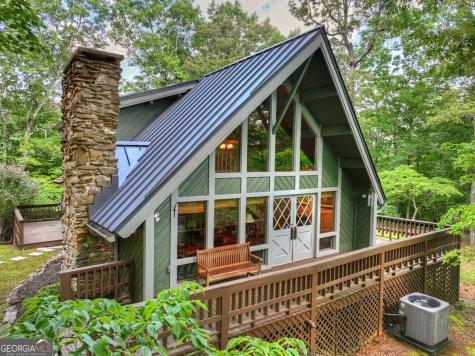 685 Cross Creek Mineral Bluff GA 30559