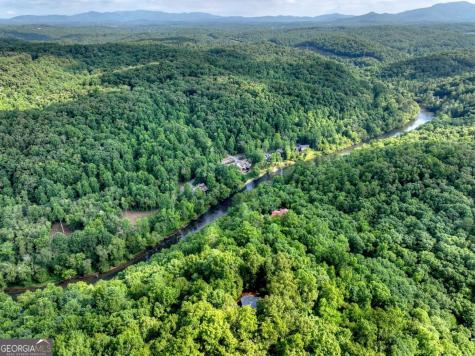 685 Cross Creek Mineral Bluff GA 30559