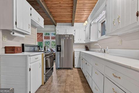 685 Cross Creek Mineral Bluff GA 30559