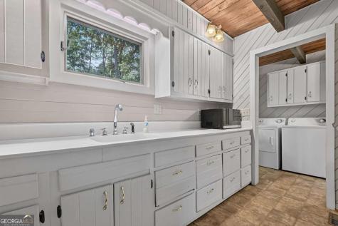 685 Cross Creek Mineral Bluff GA 30559