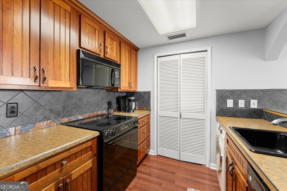 3481 Lakeside Drive NE Atlanta GA 30326
