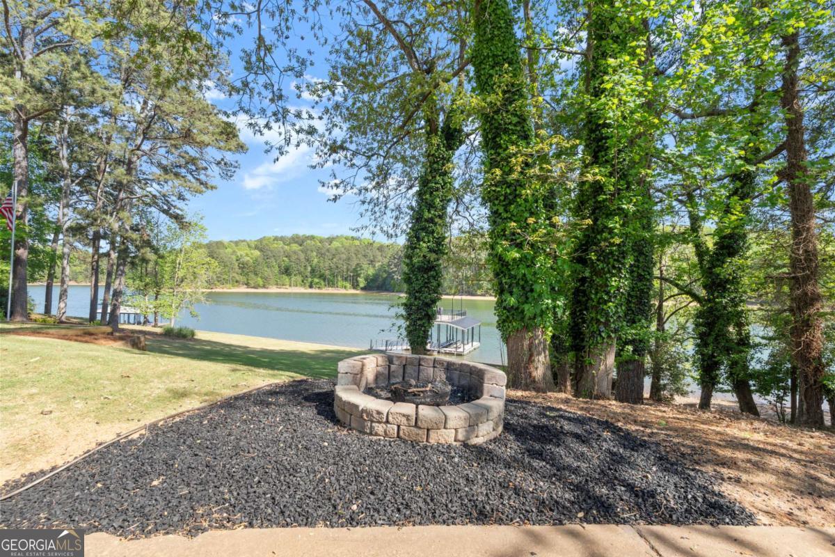 924 Pine Circle Woodstock GA 30189