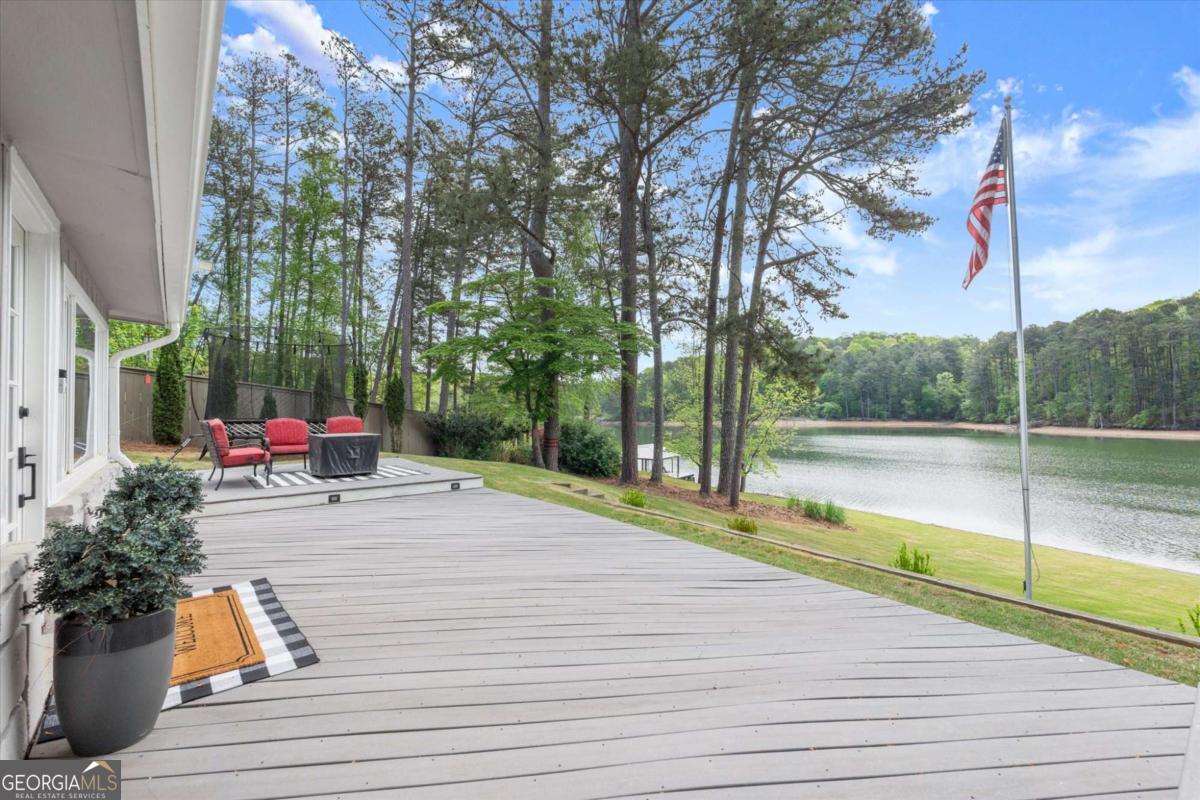 924 Pine Circle Woodstock GA 30189