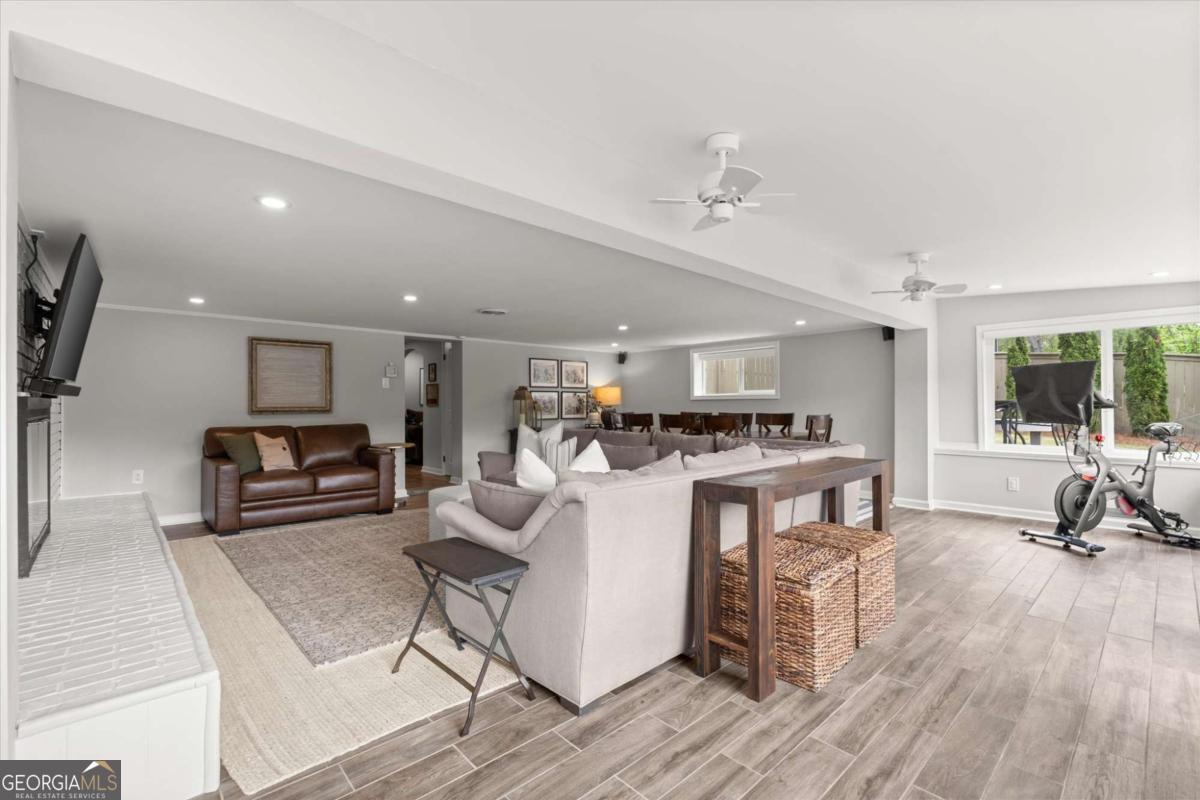 924 Pine Circle Woodstock GA 30189