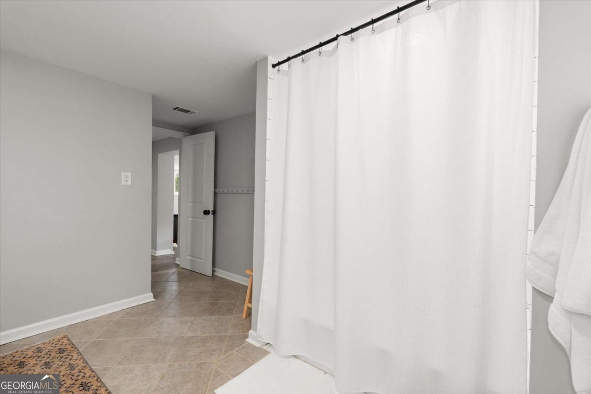 924 Pine Circle Woodstock GA 30189