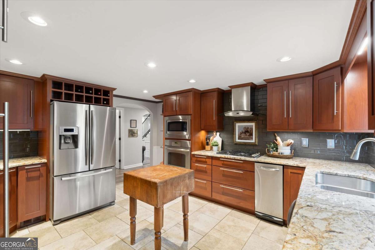 924 Pine Circle Woodstock GA 30189