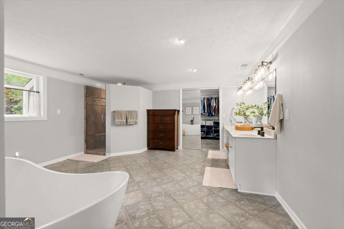 924 Pine Circle Woodstock GA 30189