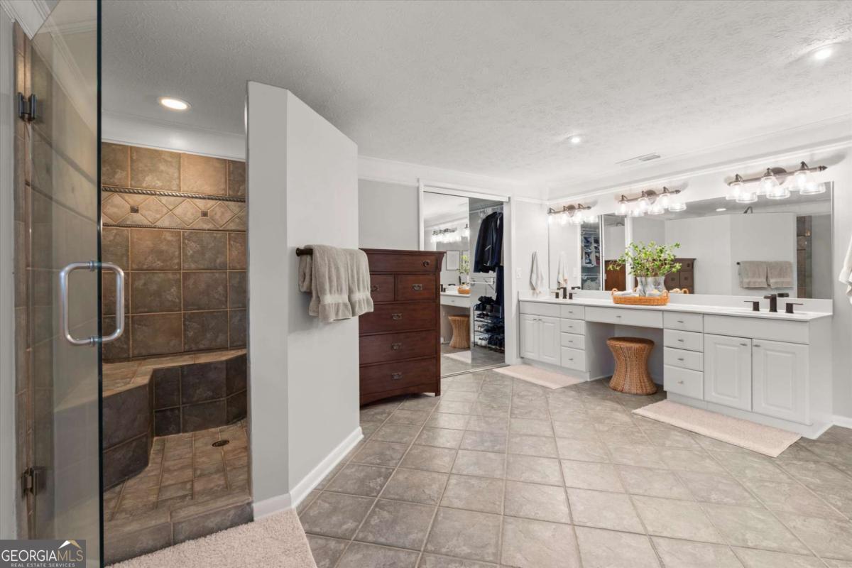 924 Pine Circle Woodstock GA 30189