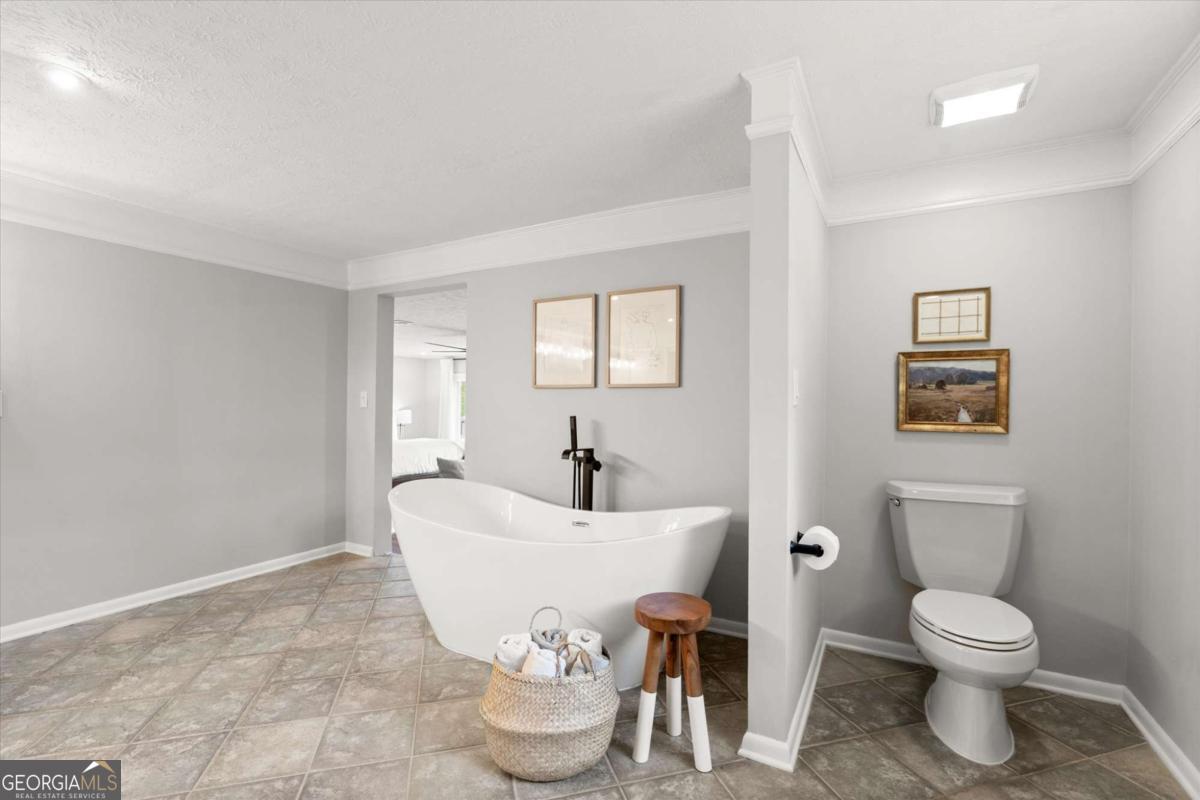924 Pine Circle Woodstock GA 30189