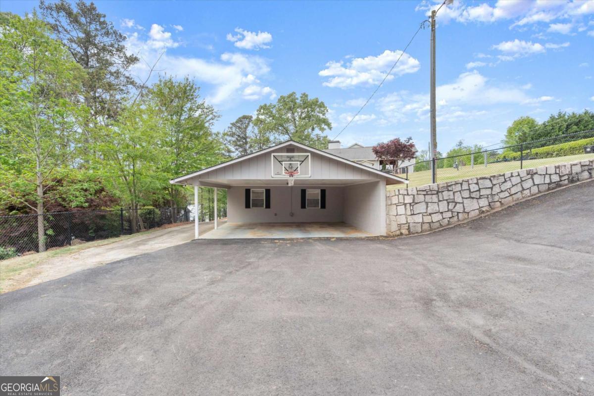 924 Pine Circle Woodstock GA 30189