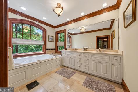 795 Chenocetah Drive Cornelia GA 30531