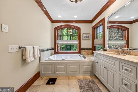 795 Chenocetah Drive Cornelia GA 30531