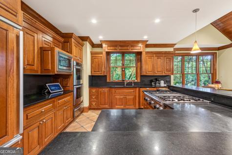 795 Chenocetah Drive Cornelia GA 30531