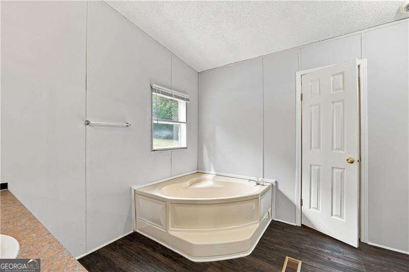 355 Isbell Road SE Silver Creek GA 30173