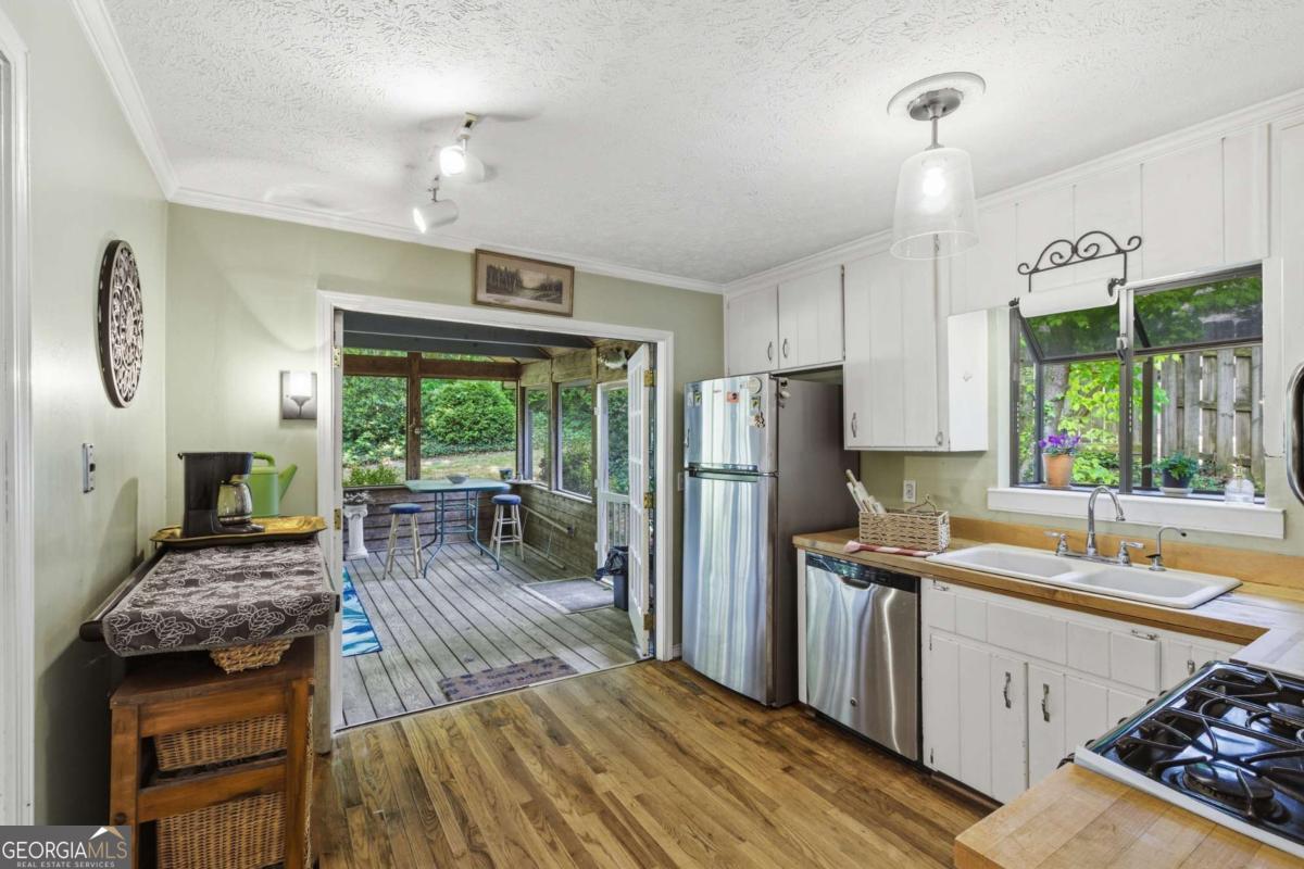 2894 Mcpherson Road NE Roswell GA 30075