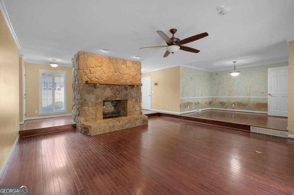 127 Windsor Drive Calhoun GA 30701