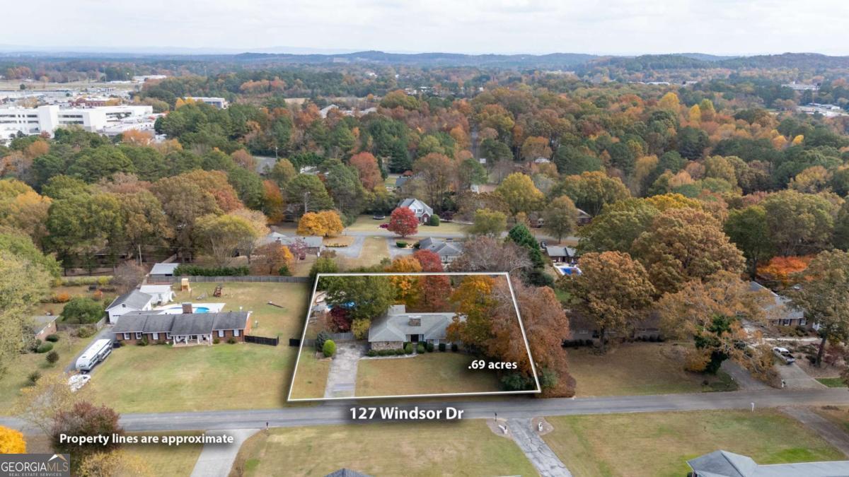 127 Windsor Drive Calhoun GA 30701