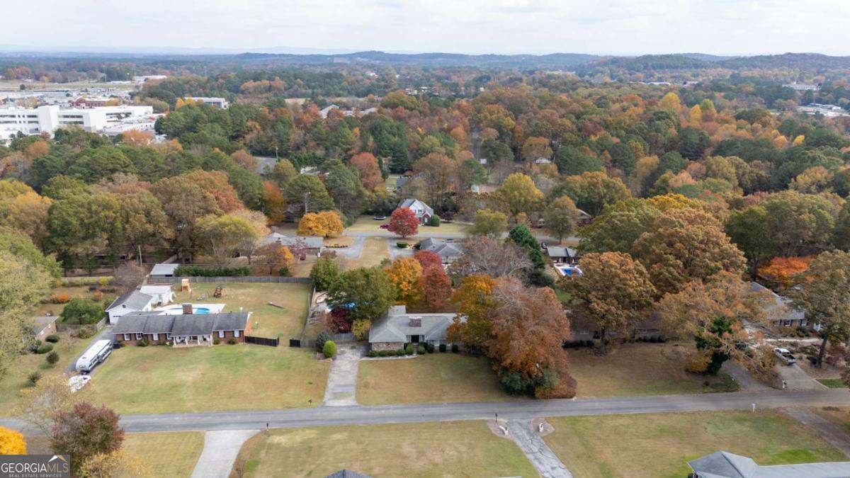 127 Windsor Drive Calhoun GA 30701