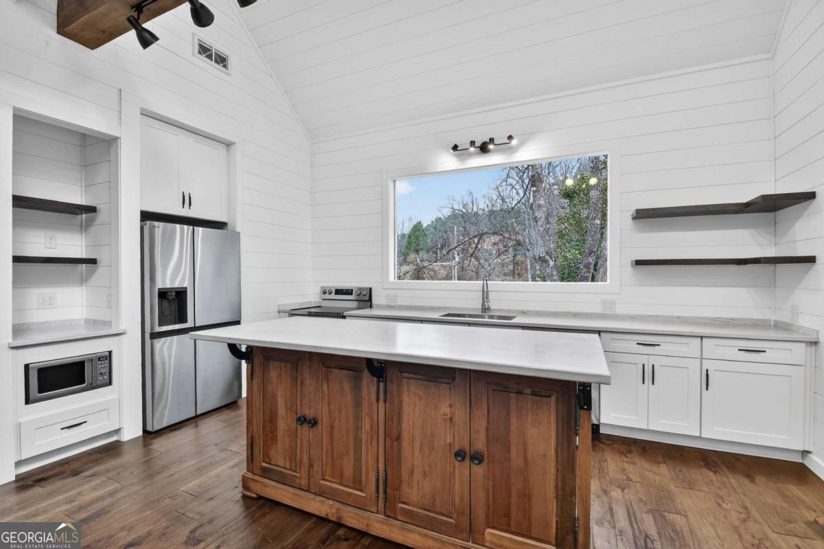 1772 River Road Mineral Bluff GA 30559