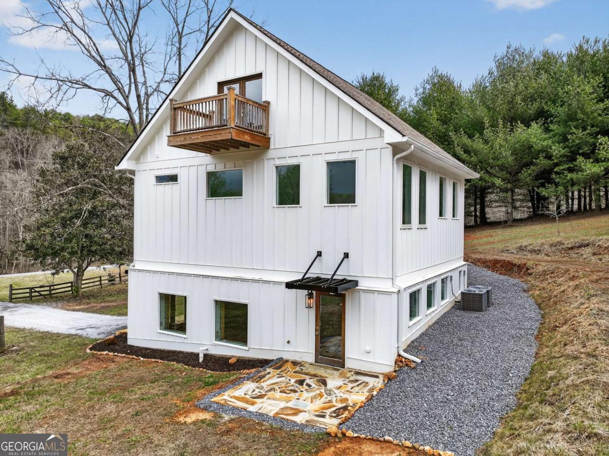 1772 River Road Mineral Bluff GA 30559