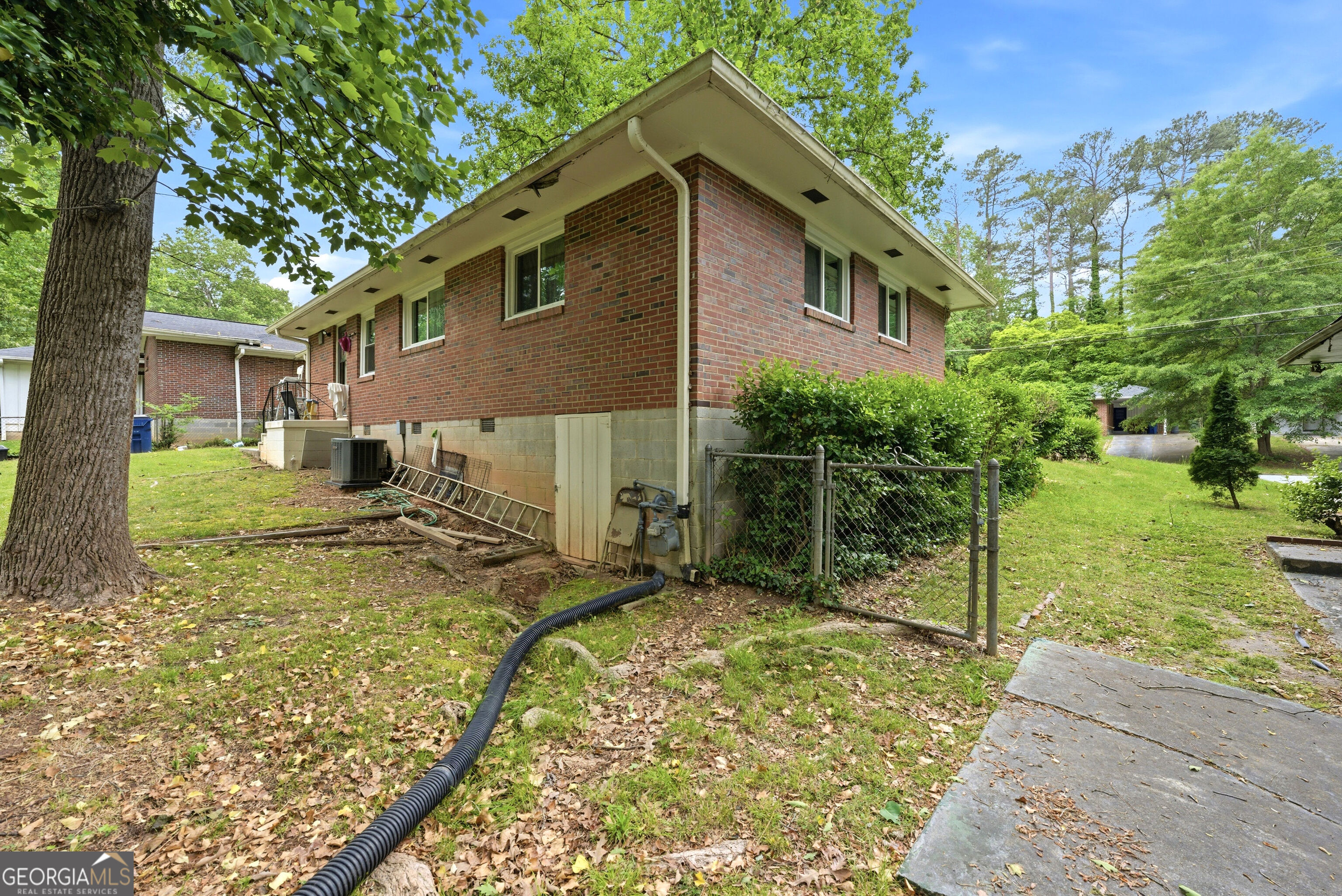 2811 Connally Drive SW Atlanta GA 30311
