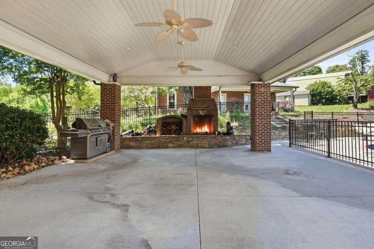 111 Brown Loop Spur NW Cartersville GA 30121