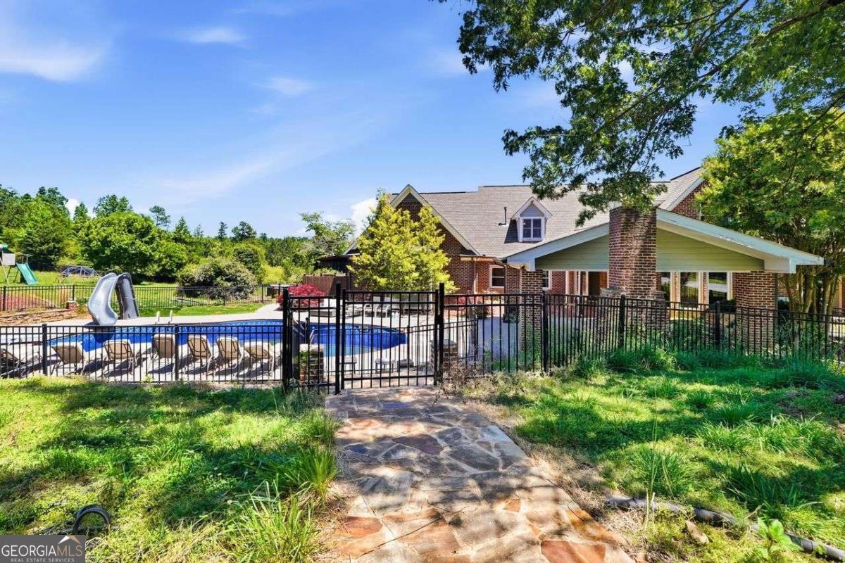 111 Brown Loop Spur NW Cartersville GA 30121