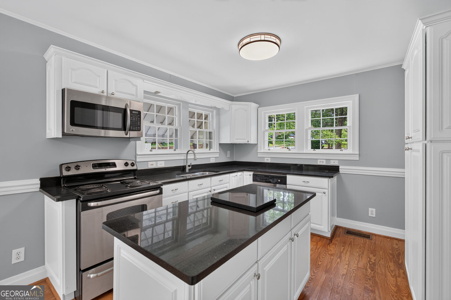 1141 Jefferson Avenue East Point GA 30344