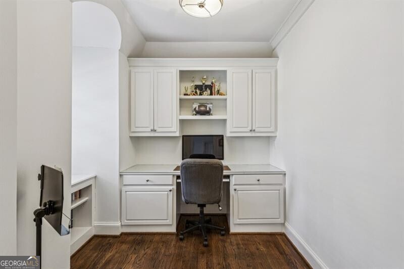 305 Forrest Lake Drive Sandy Springs GA 30327