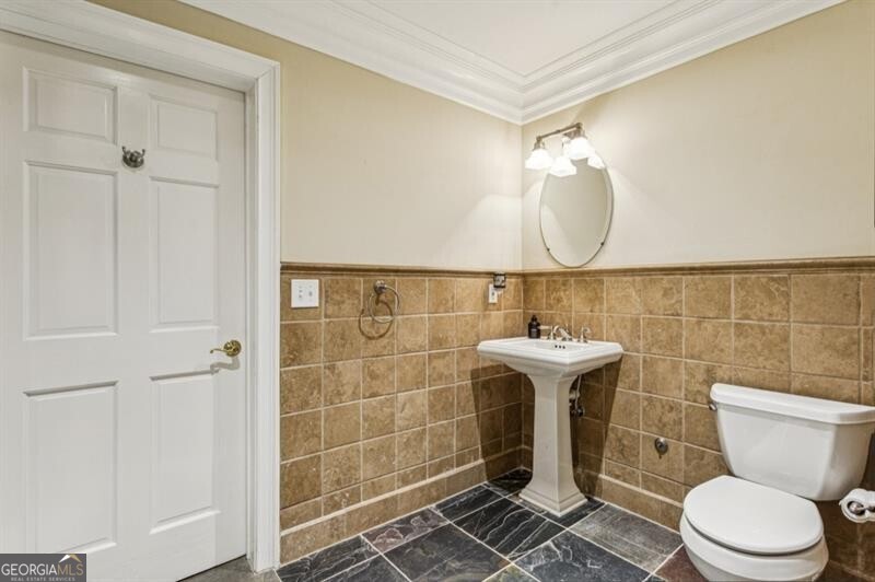 305 Forrest Lake Drive Sandy Springs GA 30327