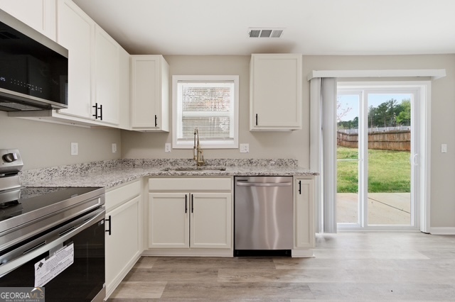 4273 Chestnut Lake Avenue Lithonia GA 30038