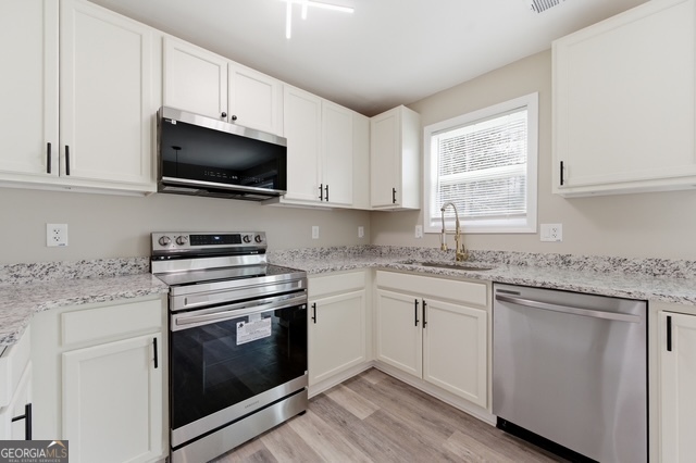4273 Chestnut Lake Avenue Lithonia GA 30038