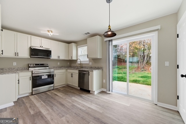 4273 Chestnut Lake Avenue Lithonia GA 30038