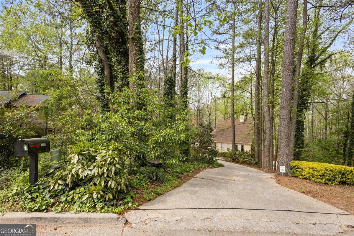 6950 Springwood Drive Douglasville GA 30135