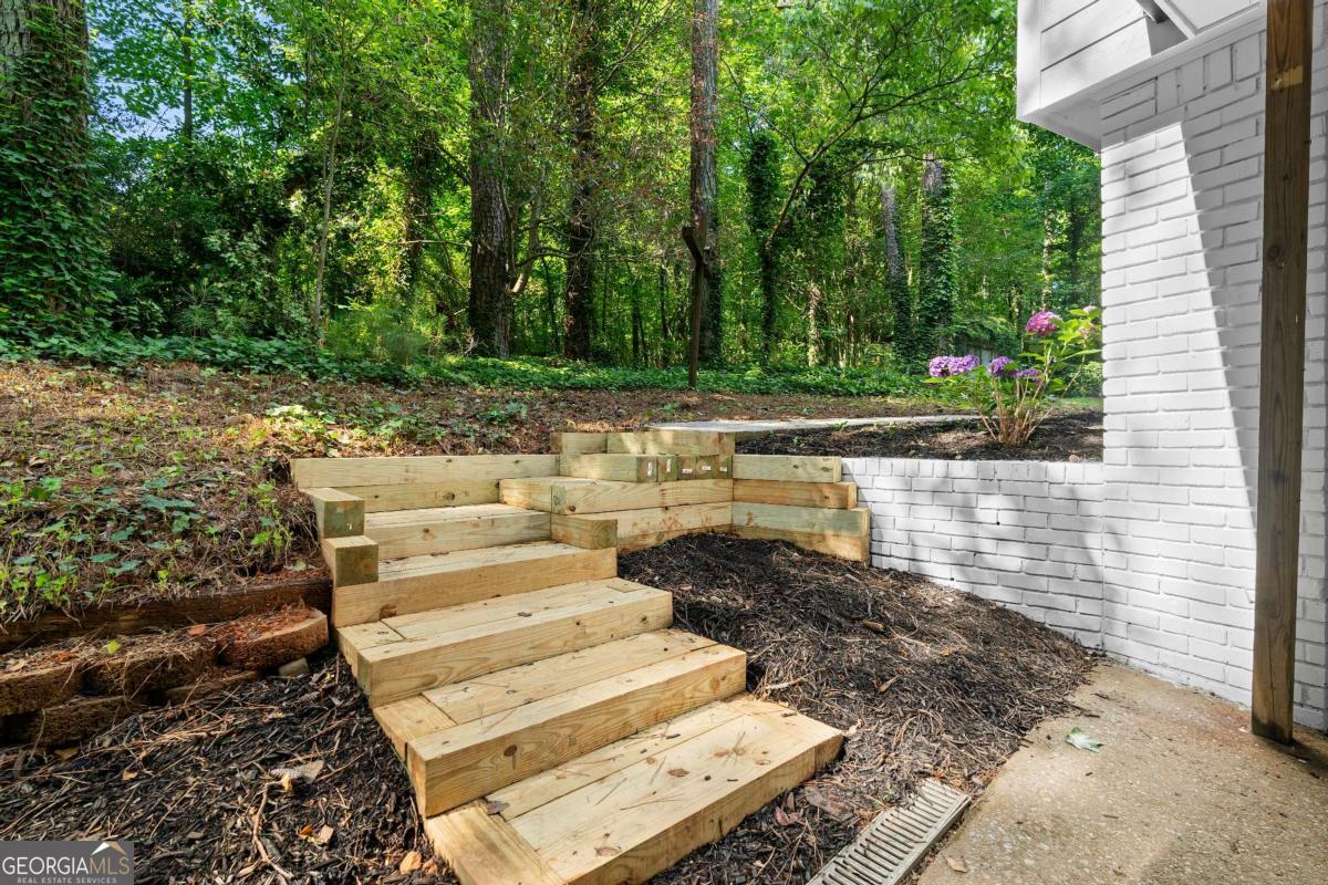 2984 E Paulding Drive Dallas GA 30157