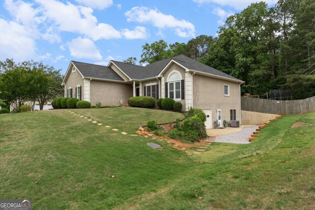122 Crescent Drive Newnan GA 30265