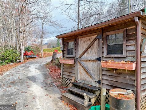 7829 Dillard Road Scaly Mountain NC 28775